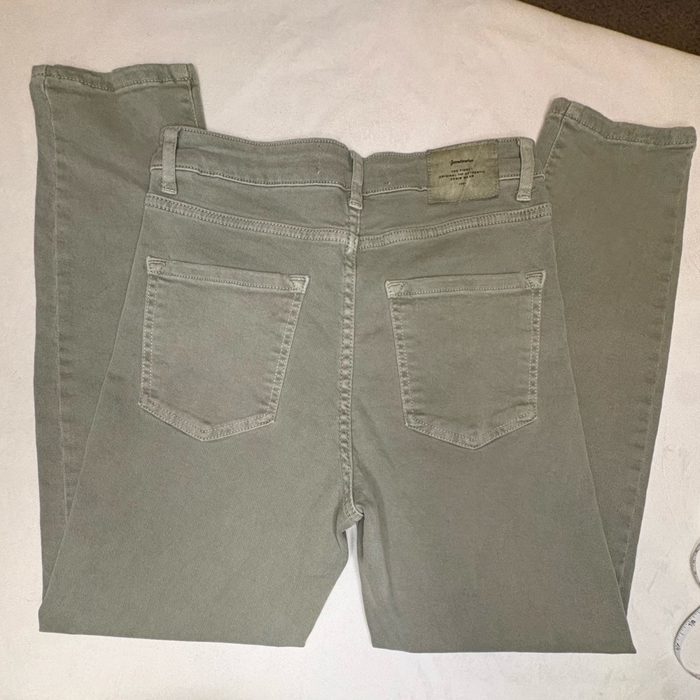 Stradivarius Petite slim mom jean with stretch in Olive! - Picture 6 of 14